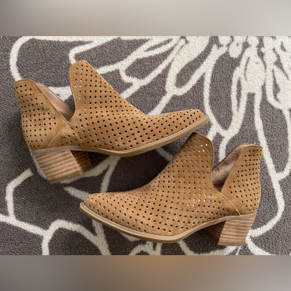 NWT, Steven by Steve Madden Danese Leather Booties, Size 7.5